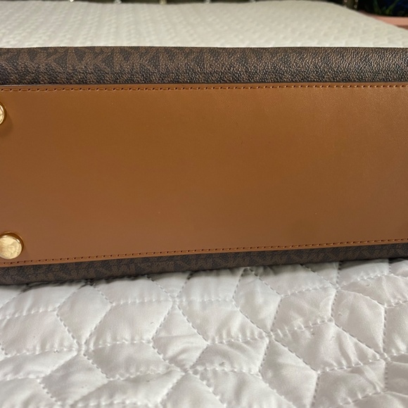 MK Michael Kors Medium Logo Satchel - Picture 6 of 14